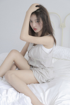 女性洗完澡内衣突然掉光了